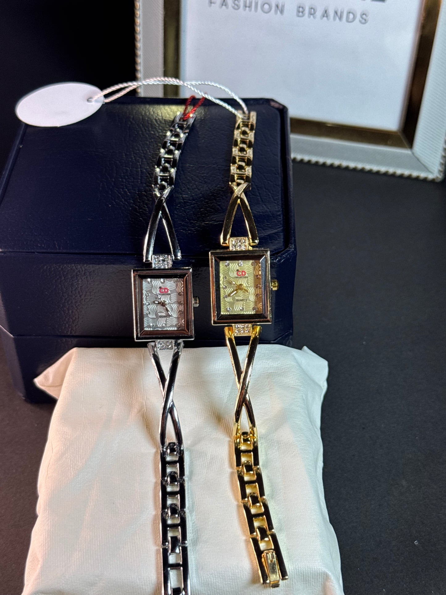 CD Ladies Vintage Square Set