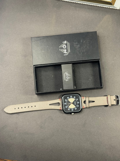 Tomi Sport Square: Black & Red Accent