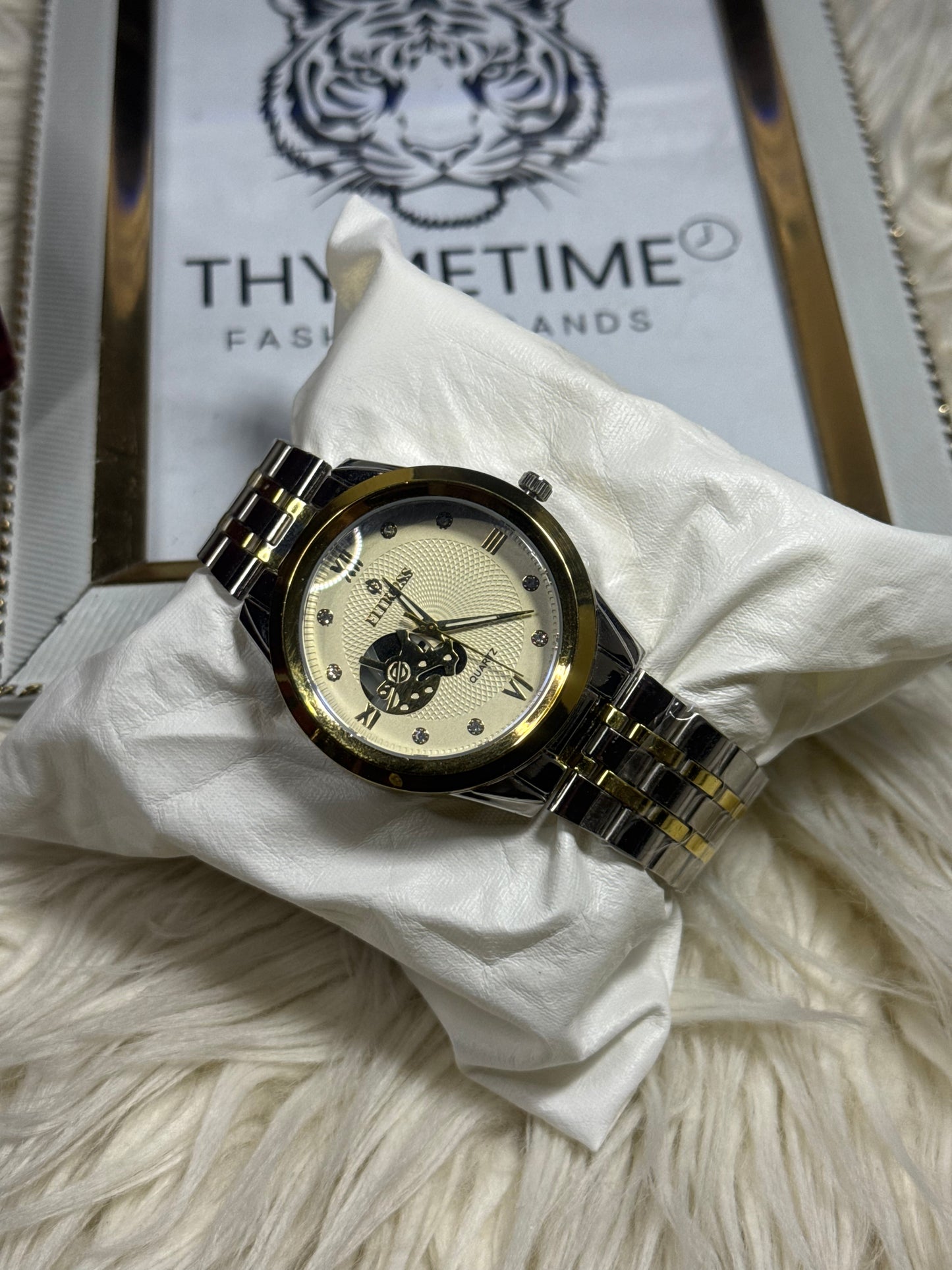 Pitilos Two-Tone: Open-Heart Quartz